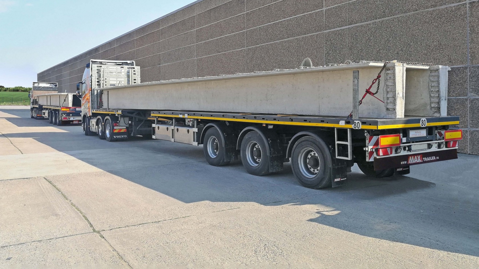 Transport of concrete beams in the finished parts sector