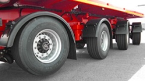 Lift-axle for less tyre use depending on the load and the empty run. 
