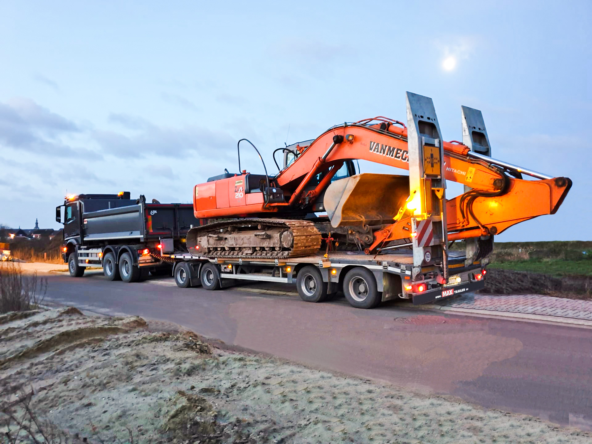 The MAX600 turntable trailer belongs on every construction site