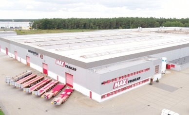The Polish factory in Goleniow mainly focuses on the production of  the MAX Trailer vehicles from A to Z, as well as some  chassis structures. 