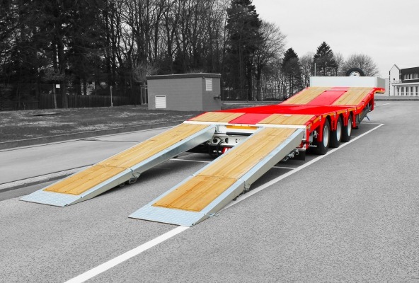 Single and double ramps with less than 300 mm thickness offer you an easy access for machinery.