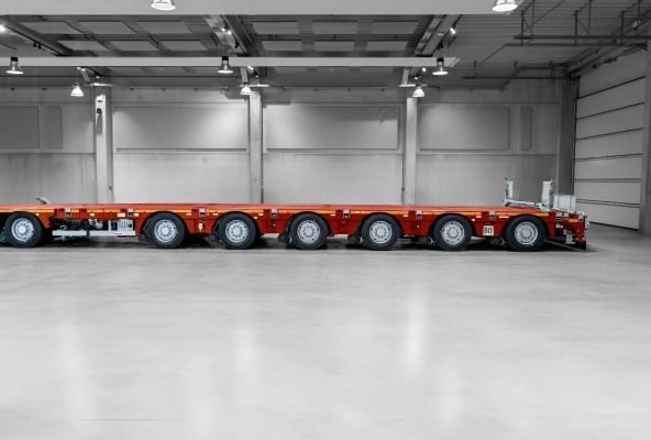 MAX810 semi-trailer as 2+6 axle version