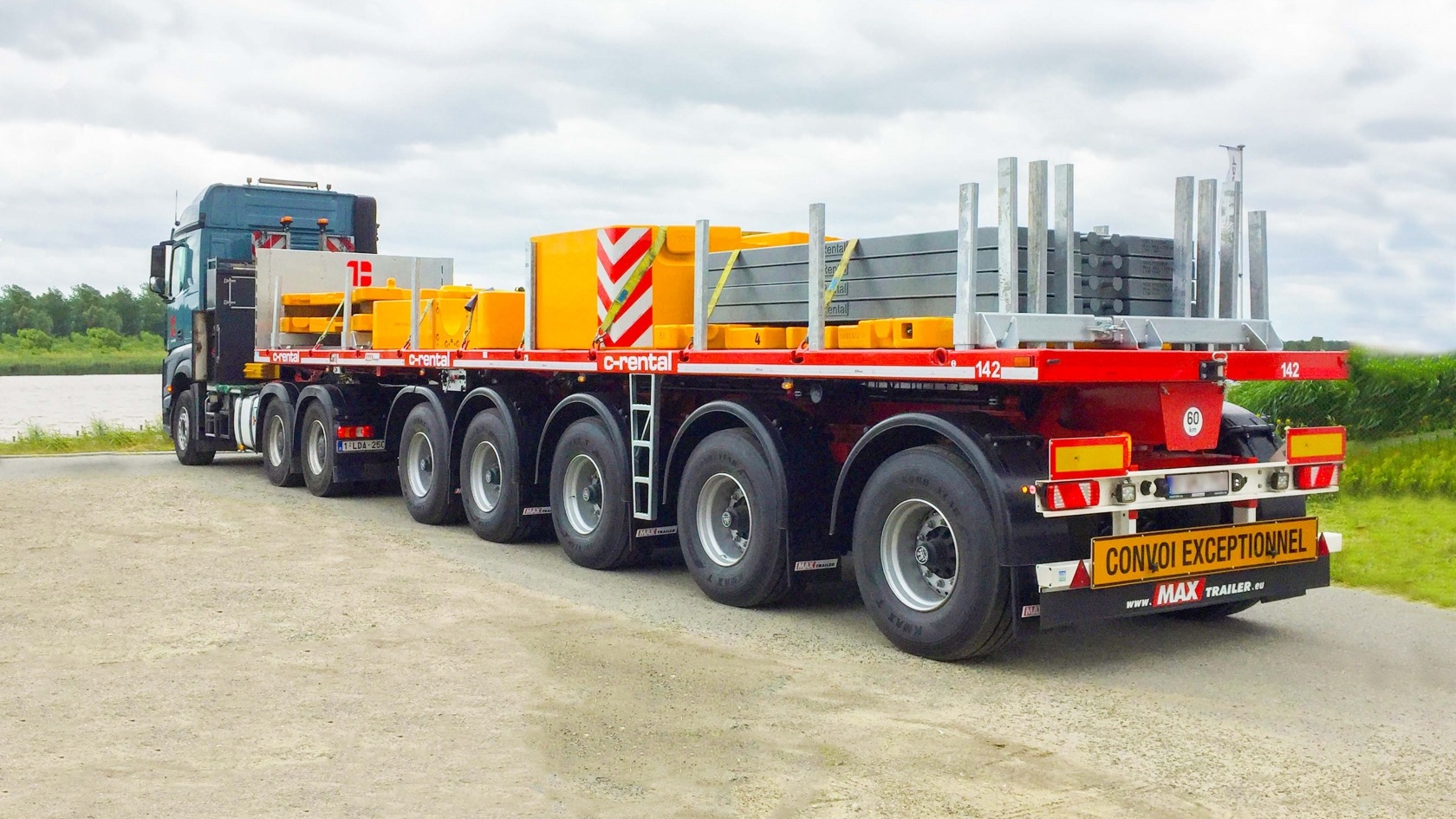 A MAX410 ballast trailer from C-Rental for their crane missions