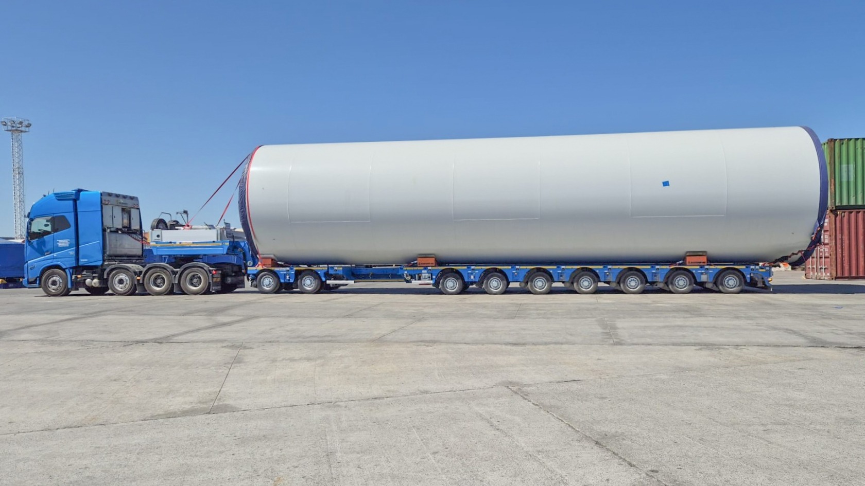 MAX810 semi-trailer as 2+7 axle version