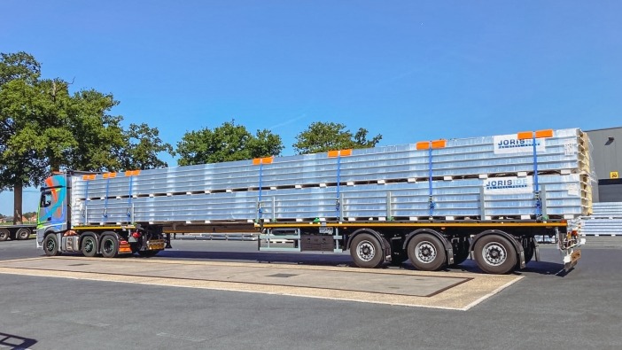 MAX200 flatbed by MAX Trailer