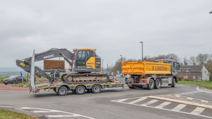 MAX300 trailer by MAX Trailer