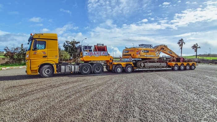 The MAX710 lowbed trailer for heavy haul construction jobs