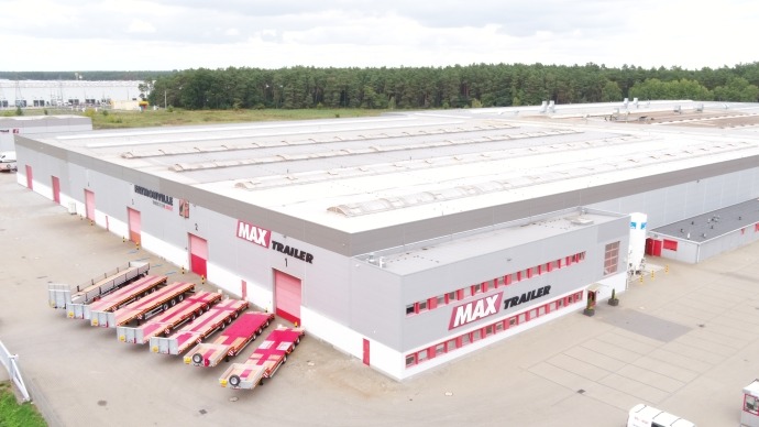 The Polish factory in Goleniow mainly focuses on the production of the MAX Trailer vehicles from A to Z, as well as some chassis structures.