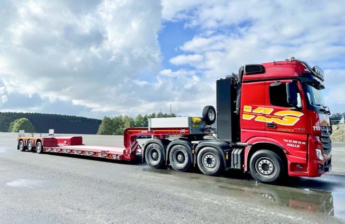 VLG and its new MAX510 low bed trailer